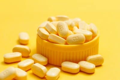 ¿Para qué sirve la vitamina B1 y cómo se puede incorporar de forma natural en la dieta?