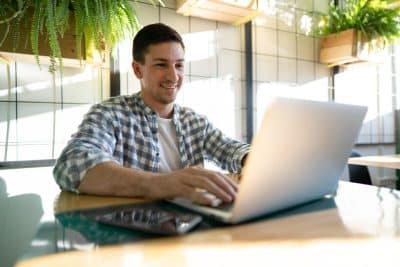 Cómo evitar estafas comunes en compras y trámites online