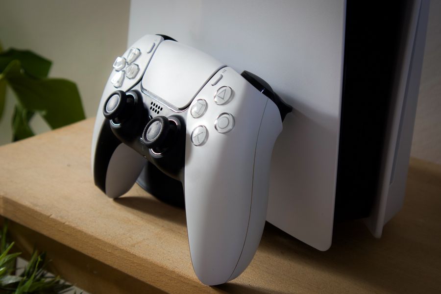 Consola PS5 Pro con mando DualSense