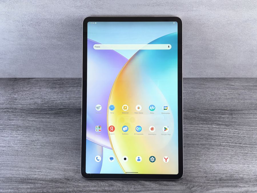 Tablet moderna con interfaz de sistema operativo