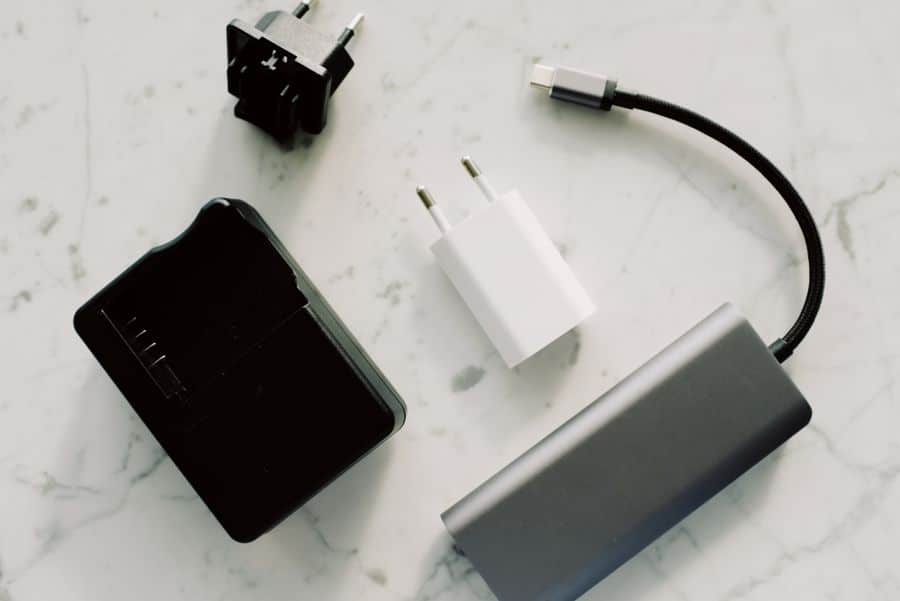 Adaptadores y cables USB-C GaN múltiples puertos