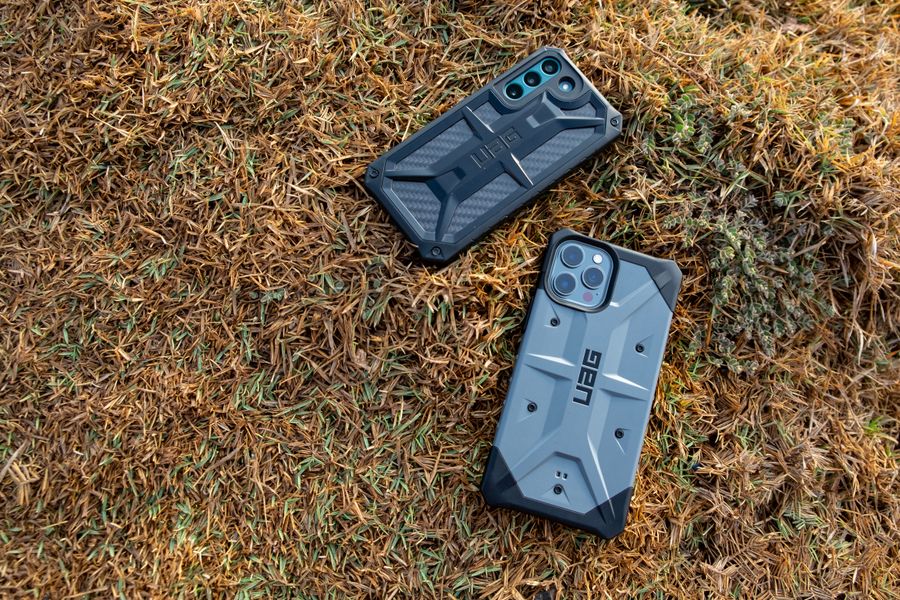 Fundas UAG con protección antigolpes militar