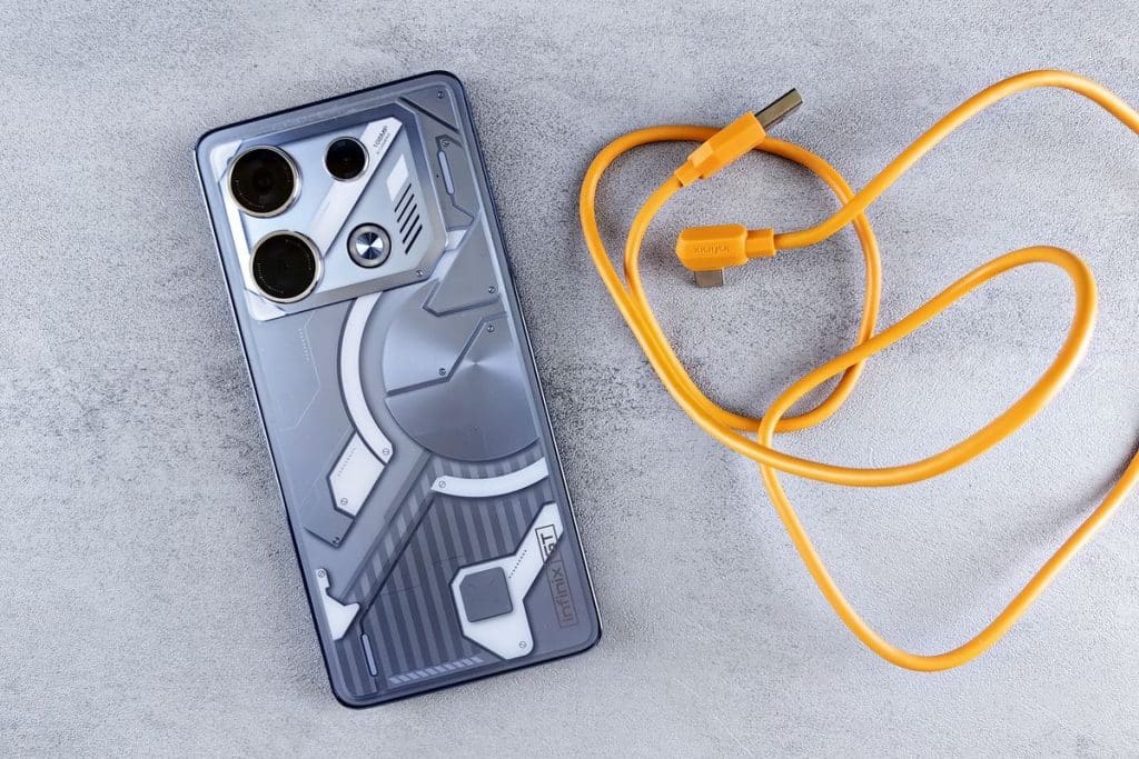 smartphone cable carga rapida Smartphone con cable de carga rápida
